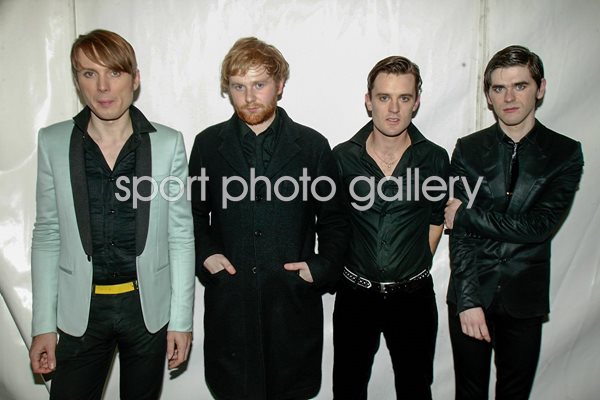 Franz Ferdinand pose backstage