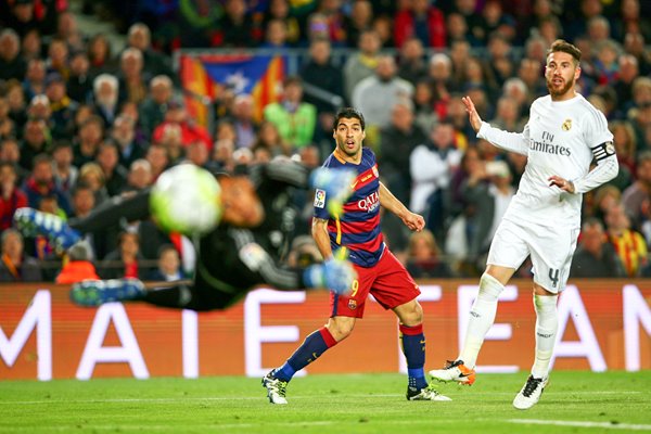 Luis Suarez Barcelona v Real Madrid