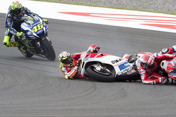 Dovizioso Iannone crash MotoGP of Argentina 