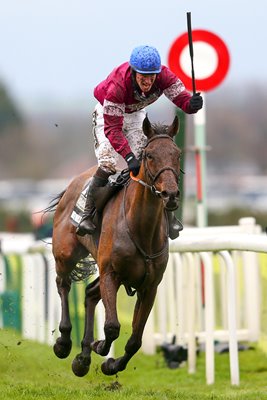 David Mullins & Rule The World win 2016 Grand National