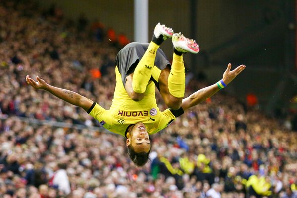 Pierre-Emerick Aubameyang Borussia Dortmund salto