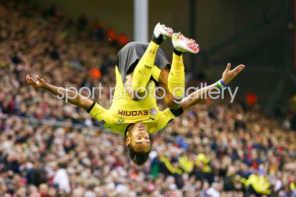 Pierre-Emerick Aubameyang Borussia Dortmund salto