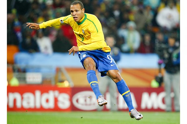 Luis Fabiano Scores for Brazil v Ivory Coast 