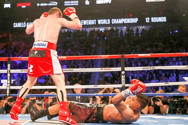 Canelo Alvarez knock out punch v Amir Khan 2016