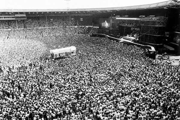 Bruce Springsteen Crowd Wembley 1985
