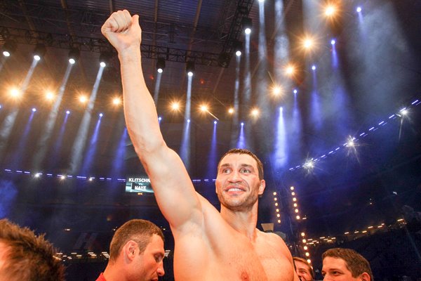 Wladimir Klitschko beats David Haye