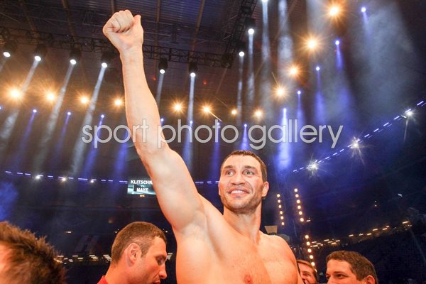 Wladimir Klitschko beats David Haye