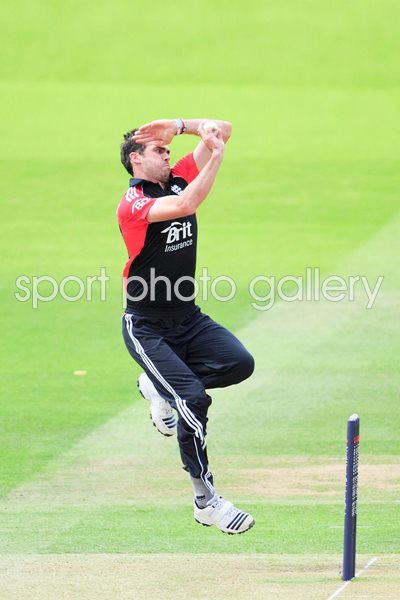 James Anderson bowls for England 