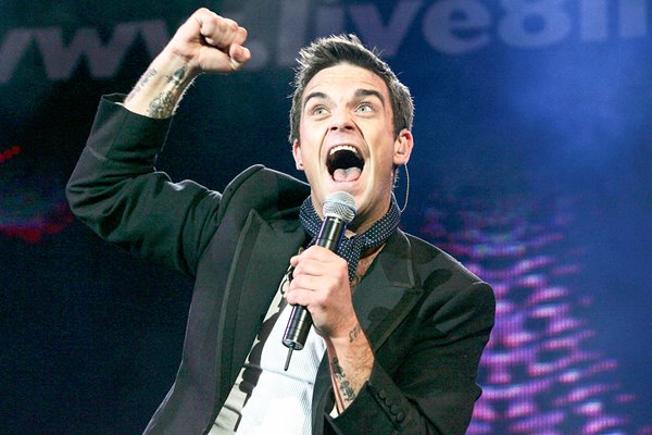 Robbie Williams performs at Live 8 London 