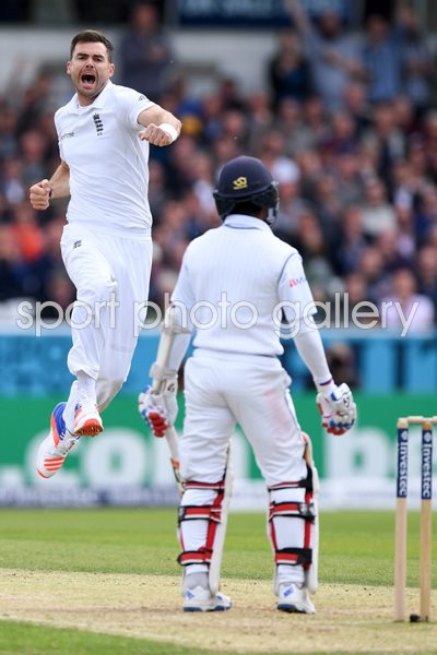 James Anderson England 10 wickets v Sri Lanka Headingley 2016