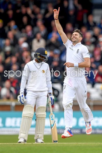 James Anderson England 10 wickets v Sri Lanka Headingley 2016