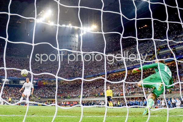  Cristiano Ronaldo Real Madrid Winning Penalty Milan 2016