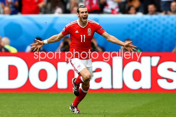 Gareth Bale Wales Free Kick v Slovakia Bordeaux 2016