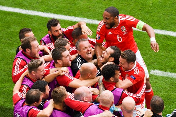 Gareth Bale Wales Free Kick v Slovakia Bordeaux 2016