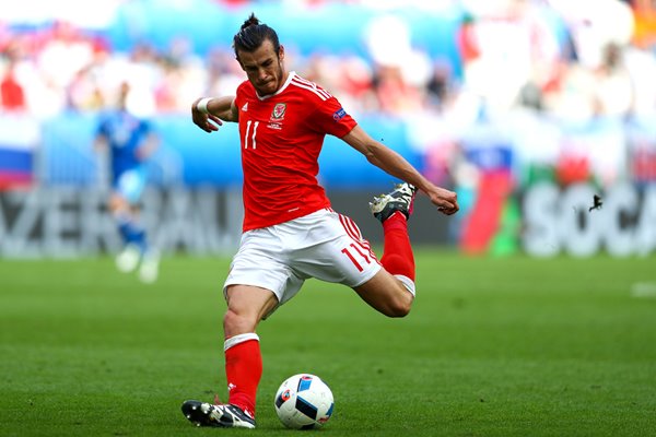 Gareth Bale Wales v Slovakia Bordeaux 2016