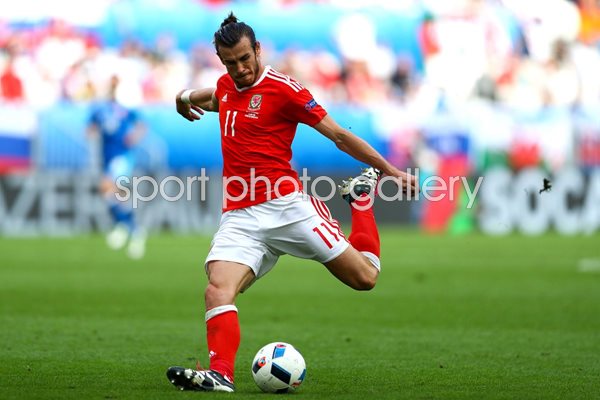 Gareth Bale Wales v Slovakia Bordeaux 2016