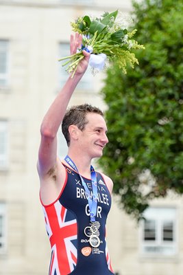 Alistair Brownlee wins World Triathlon Leeds 2016