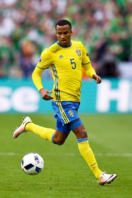 Martin Olsson Sweden v Ireland Paris Europeans 2016