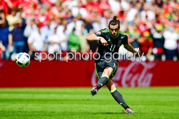 Gareth Bale Wales scores v England Lens 2016