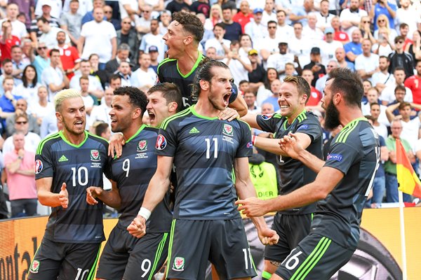 Gareth Bale Wales scores v England Lens 2016