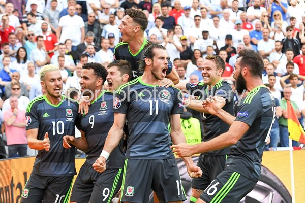 Gareth Bale Wales scores v England Lens 2016