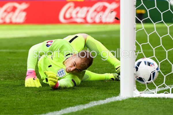 Joe Hart England v Wales Lens Europeans 2016