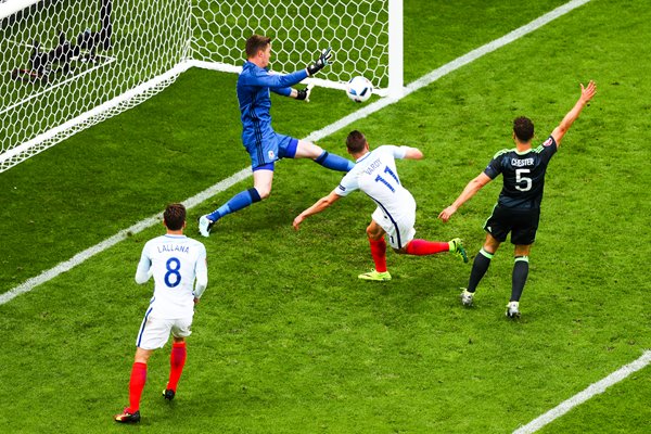 Jamie Vardy England scores v Wales Lens 2016