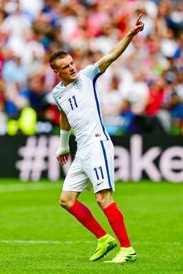 Jamie Vardy England scores v Wales Lens 2016