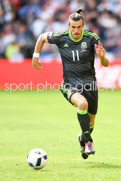 Gareth Bale Wales v England Lens Europeans 2016