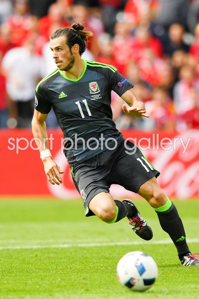 Gareth Bale Wales v England Lens Europeans 2016
