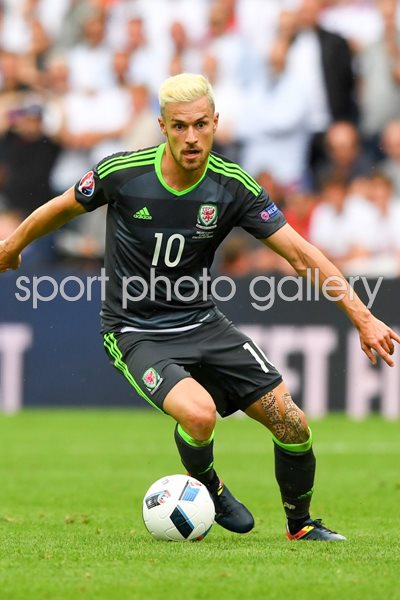 Aaron Ramsey Wales v England Lens 2016