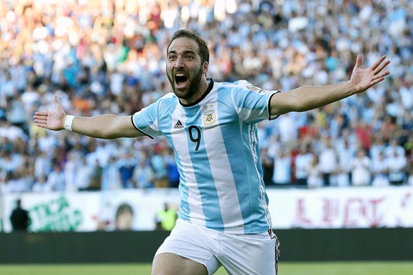 Gonzalo Higuain Argentina celebrates goal v Venezuela