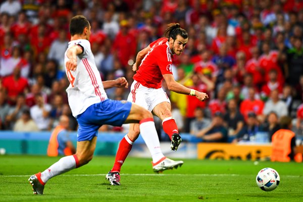 Gareth Bale Wales v Russia Toulouse Europeans 2016