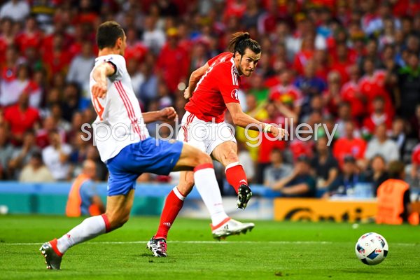 Gareth Bale Wales v Russia Toulouse Europeans 2016