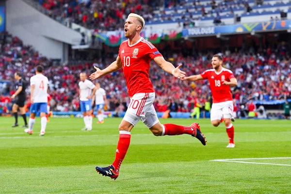 Aaron Ramsey Wales scores v Russia Toulouse 2016