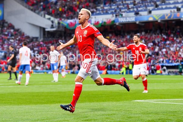 Aaron Ramsey Wales scores v Russia Toulouse 2016
