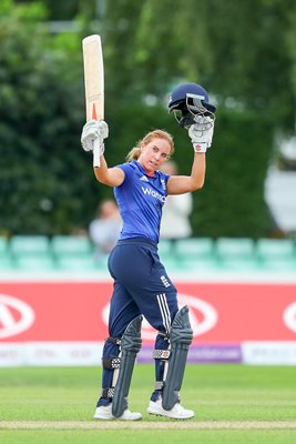 Lauren Winfield England Century v Pakistan Worcester 2016
