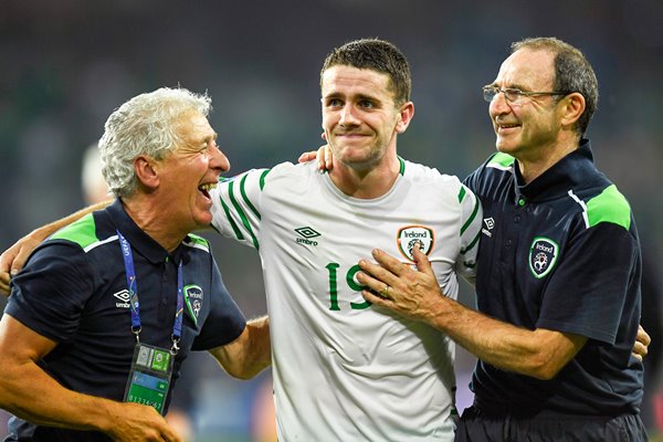 Robbie Brady & Martin O'Neill Ireland v Italy Lille 2016