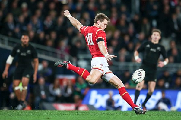 Dan Biggar Wales v New Zealand Dunedin 2016