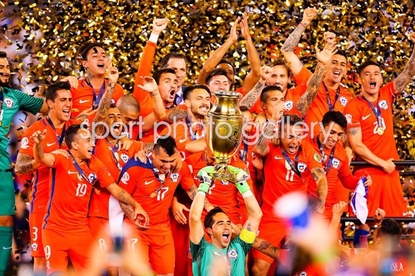 Claudio Bravo Chile Copa America 2016 Trophy 