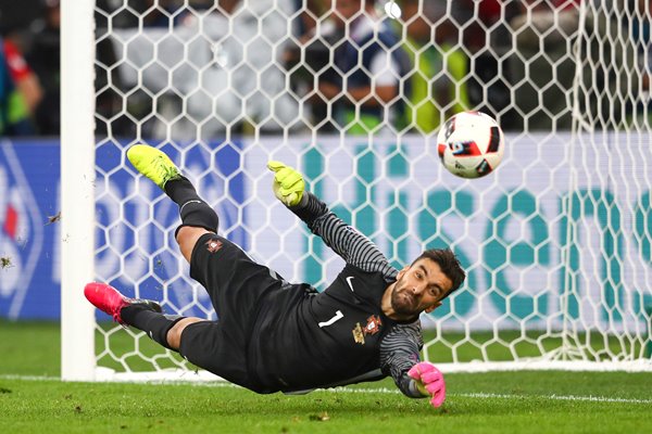 Rui Patricio Portugal saves a penalty