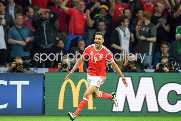 Hal Robson-Kanu Wales scores v Belgium Quarter Final 2016