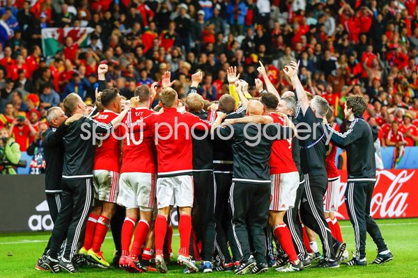 Wales celebrate win  v Belgium Quarter Final Lille 2016