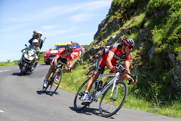 Greg Van Avermaet leads Thomas De Gendt Stage 5 2016