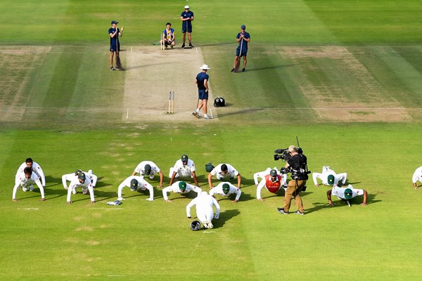 Pakistan Press Up Celebrations v England Lords Test 2016