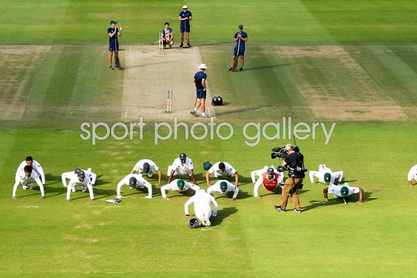 Pakistan Press Up Celebrations v England Lords Test 2016