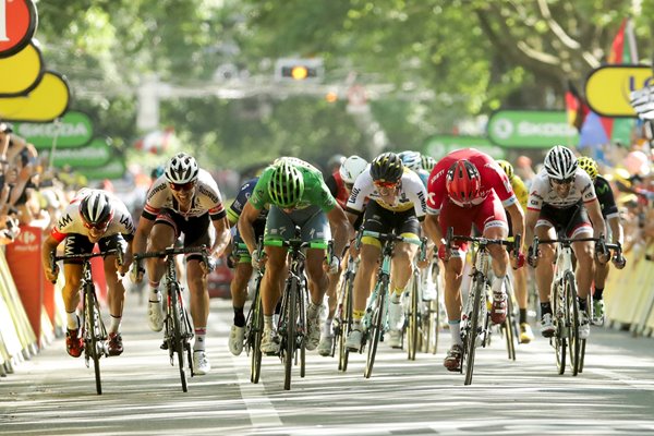 Peter Sagan wins Stage 16 Tour de France 2016