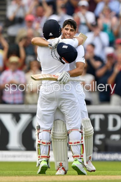  Alastair Cook and Joe Root England celebration v Pakistan  