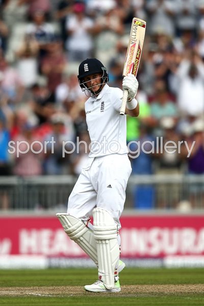 Joe Root England 254 v Pakistan Old Trafford 2016
