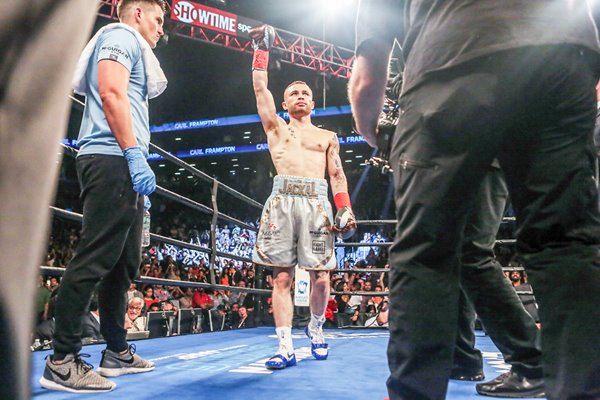 Carl Frampton v Leo Santa Cruz New York 2016